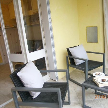Agreable Studio Avec Cave Et Parking Privatif La Ciotat Exterior foto