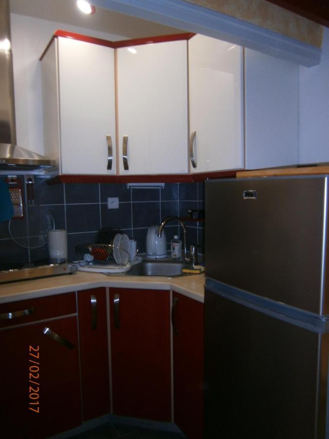 Agreable Studio Avec Cave Et Parking Privatif La Ciotat Exterior foto