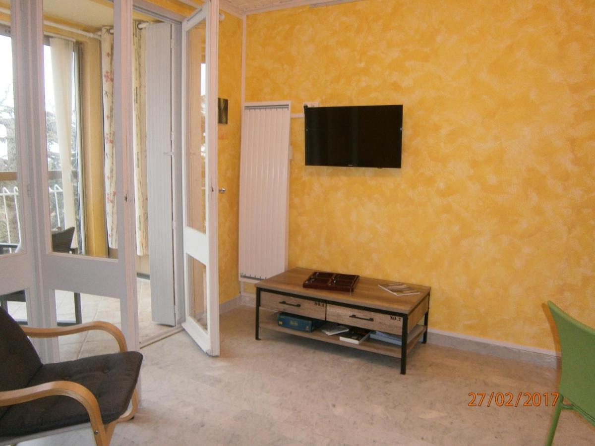 Agreable Studio Avec Cave Et Parking Privatif La Ciotat Exterior foto